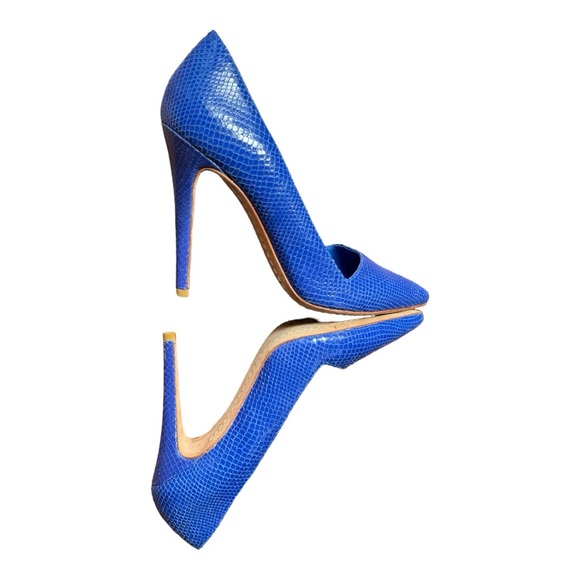 Alice + Olivia by Stacey Bendet Blue Pointed Toe Heels
Size 39. - Picture 4 of 6